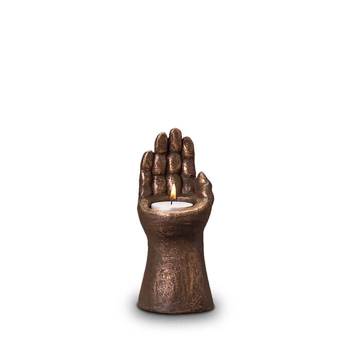 UGK0145 AT