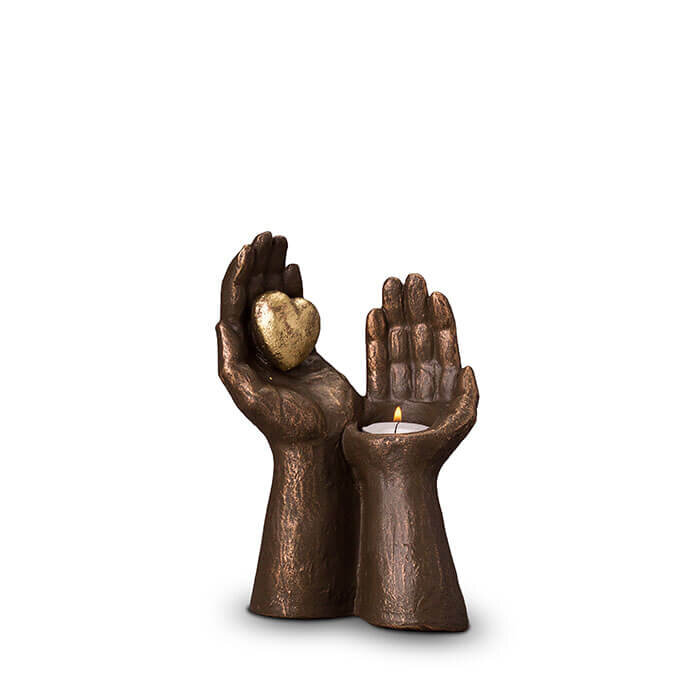 UGK052 AT
